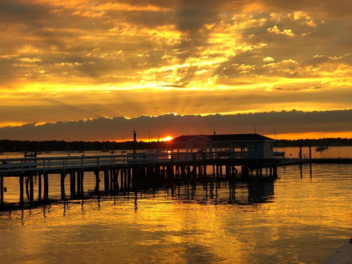 Fathoms Hotel & Marina Port Washington المظهر الخارجي الصورة